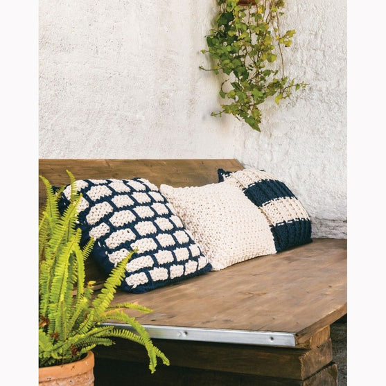 Nova Vita 12 - 22 home decor projects - DMC
7