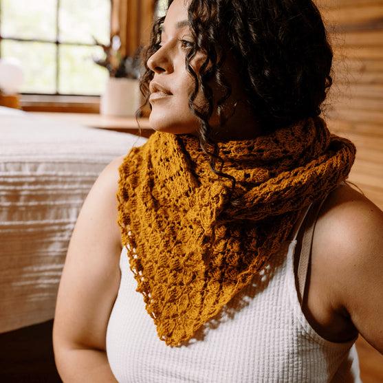 Grisaille - Scialle Triangolare in Pizzo
4