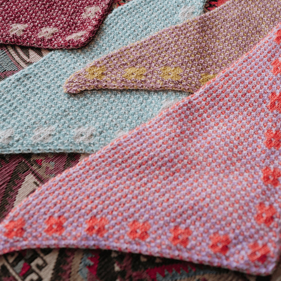 Pressed Flowers Kerchief - Bandana a mosaico
3