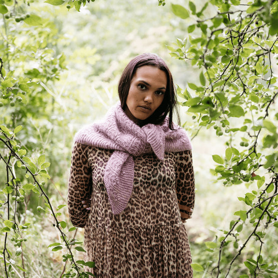 Muse Shawl - Scialle triangolare strutturato
2