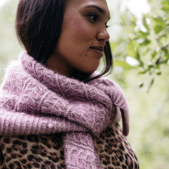 Muse Shawl - Scialle triangolare strutturato
3