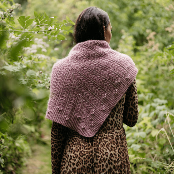Muse Shawl - Scialle triangolare strutturato
5