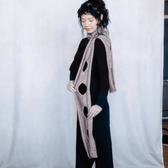 Isley - Sciarpa traforata con trecce
2