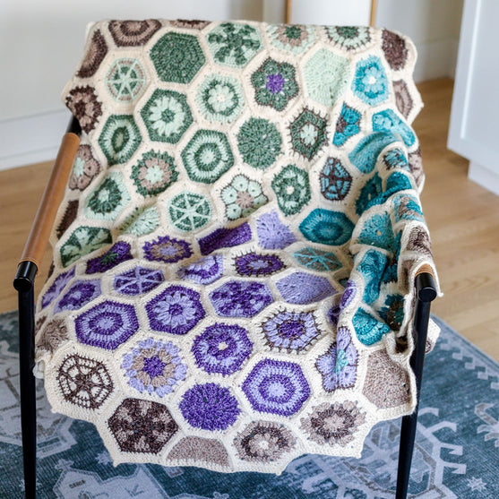 Aura - Lapghan con motive decorato - #FrostandBloomCAL
7