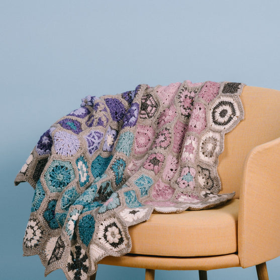 Aura - Lapghan con motive decorato - #FrostandBloomCAL
11
