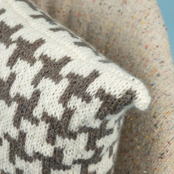 Letland - Cuscino con motivo a croce
4