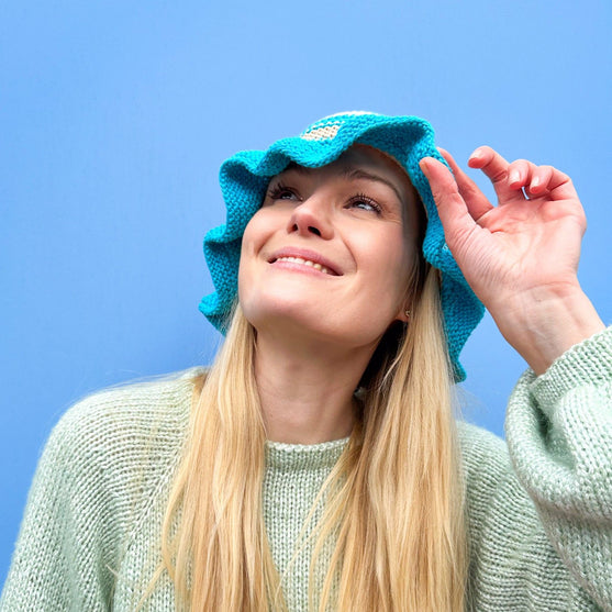 Sopka - Cappello alla pescatora con volant
2