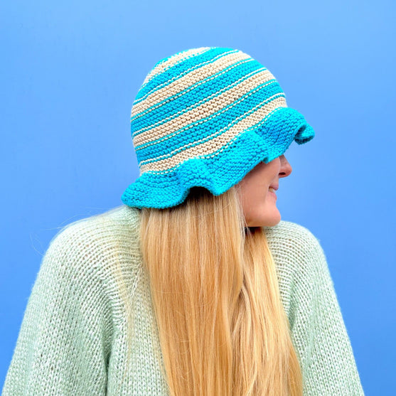 Sopka - Cappello alla pescatora con volant
3