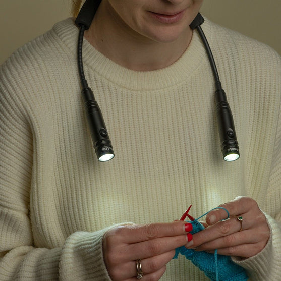 Punto luce da collo Deluxe - Nero - Hobbii
3