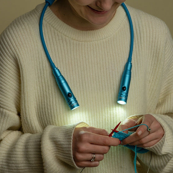 Punto luce da collo Deluxe - Blu - Hobbii
6