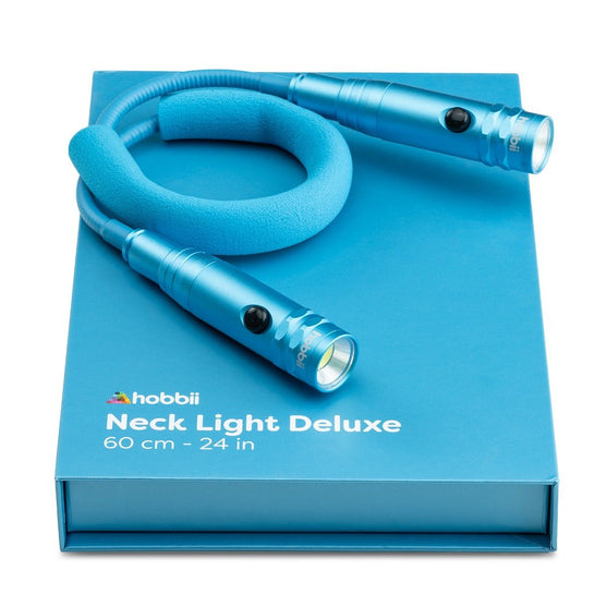 Punto luce da collo Deluxe - Blu - Hobbii
10