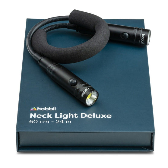 Punto luce da collo Deluxe - Nero - Hobbii
6