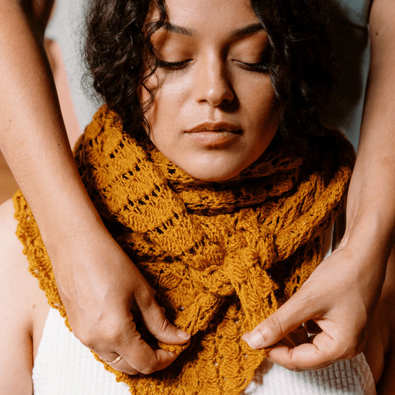 

Grisaille - Scialle Triangolare in Pizzo
7