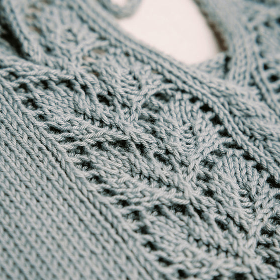 

Floreale Top - T-shirt con Retro in Pizzo
3