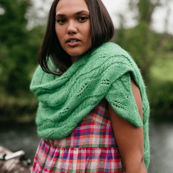 

Hiedra Shawl - Scialle con motivo a foglie
4