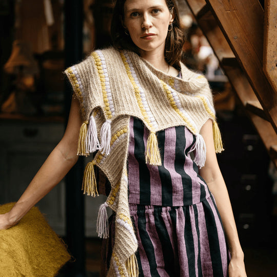 Calendula Shawl - Scialle con bolle e frange