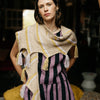 

Calendula Shawl - Scialle con bolle e frange
7
