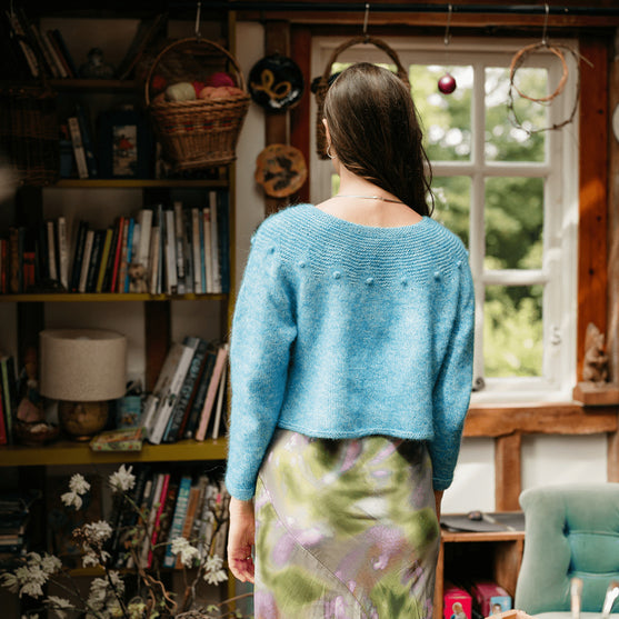 

Adorned Pullover - Maglione con carré a legaccio
3