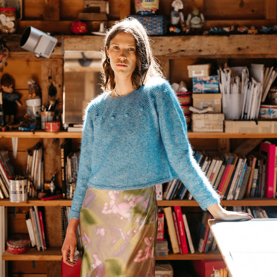 

Adorned Pullover - Maglione con carré a legaccio
9