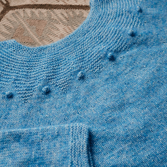 

Adorned Pullover - Maglione con carré a legaccio
10