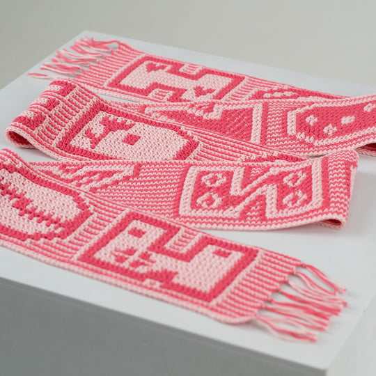 Hooked on You - Sciarpa