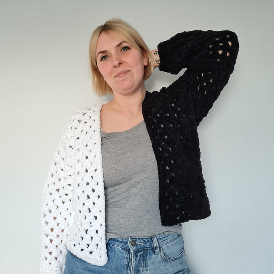 

Hexi Honey Bunny - Cardigan
2