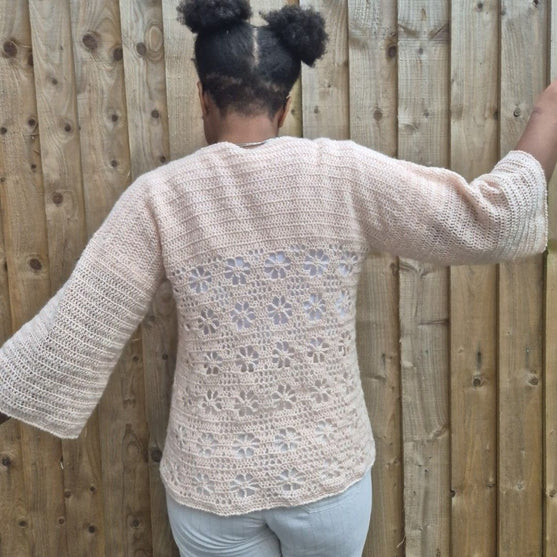 

Dahlia - Cardigan
4