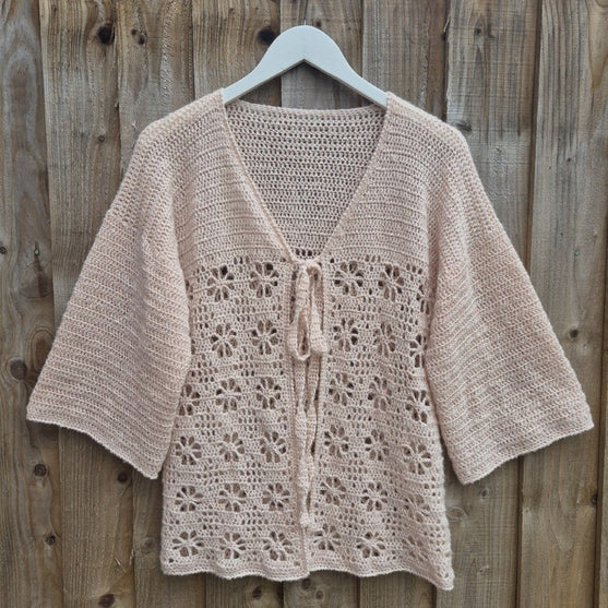 

Dahlia - Cardigan
6