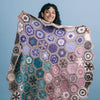 

Aura - Lapghan con motive decorato - #FrostandBloomCAL
8