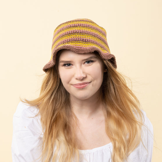 

Sopka - Cappello alla pescatora con tesa
6