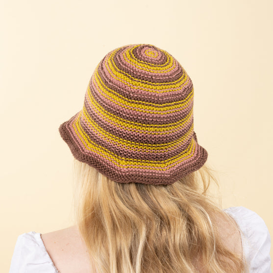 

Sopka - Cappello alla pescatora con tesa
5