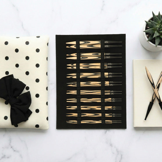 

Chérie - Set di ferri circolari intercambiabili - KnitPro
4