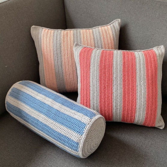 

Cuscino in cotone a strisce –  Bolster
1