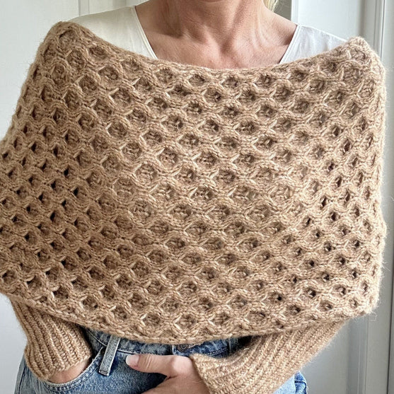 

Cella - Scialle con maniche
2