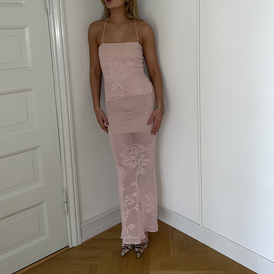 

Rose Garden - Gonna
1