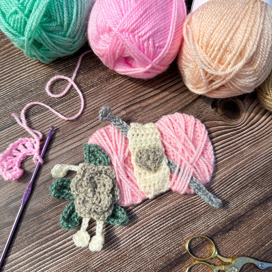 

Gomitolo e uncinetto - Decorazioni
3