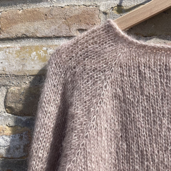 

Summer Lotus - Maglioncino
6