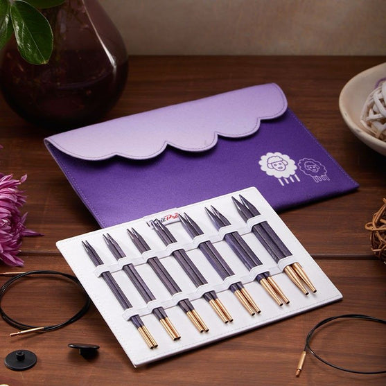 

Set di ferri circolari intercambiabili Deluxe J'Adore Cubics - KnitPro
4