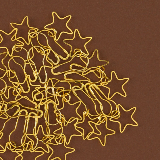 

Segnamaglie con pendente - Hobbii
3