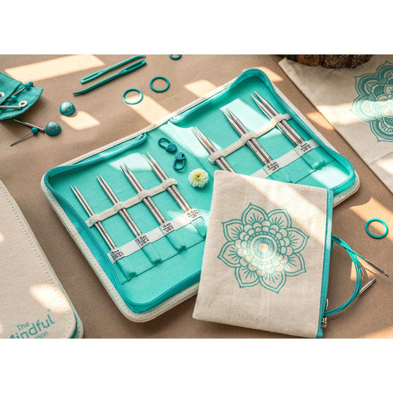

The Kindness Set - Ferri circolari intercambiabili corti - KnitPro
4