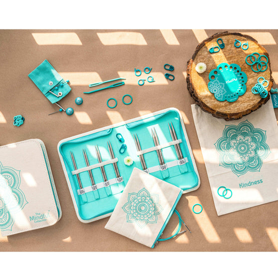 

The Kindness Set - Ferri circolari intercambiabili corti - KnitPro
5